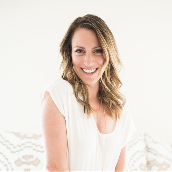 Meet your Posher, Leah - Picture 1 of 7